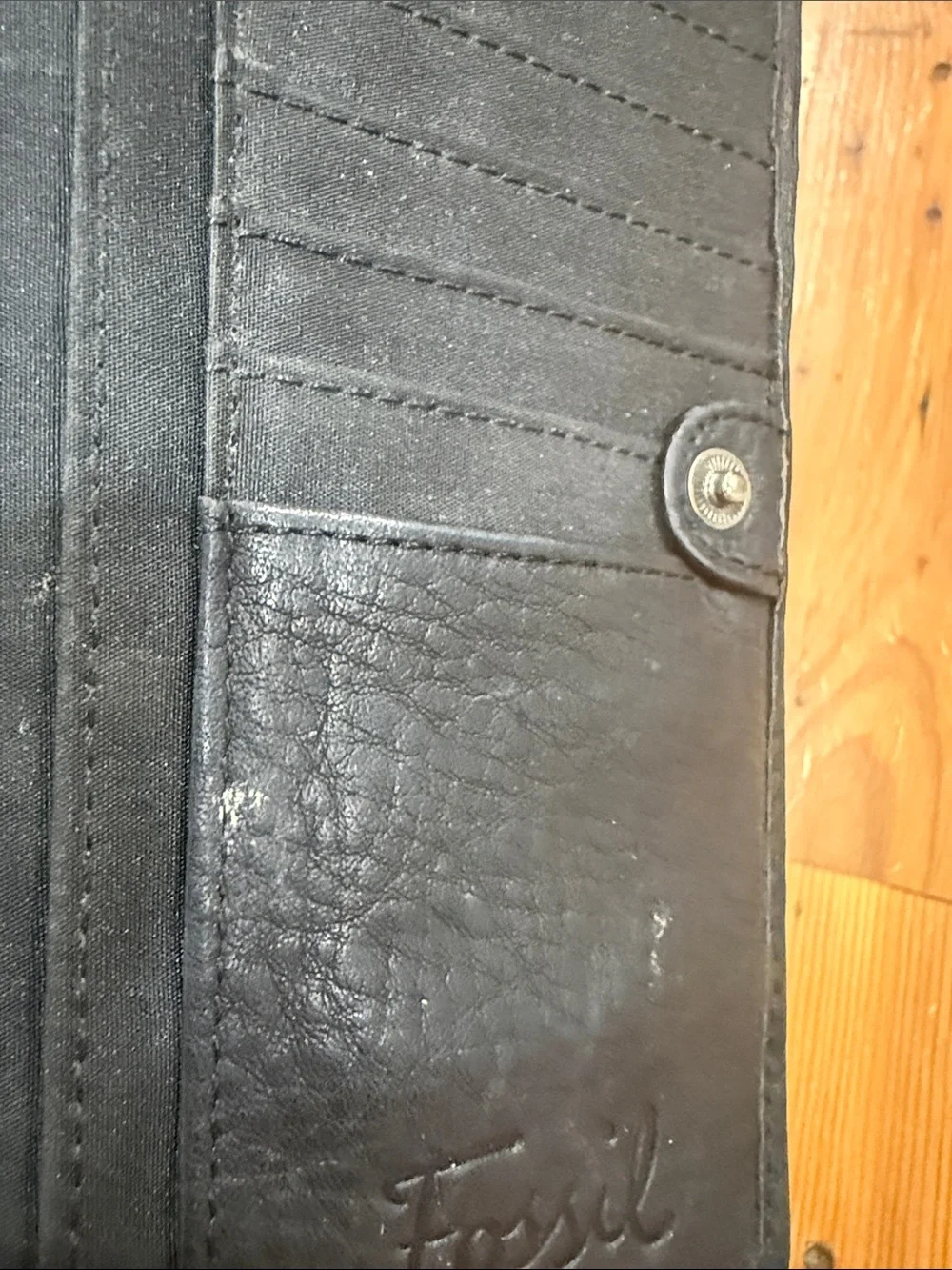 Fossil sleek black